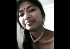 شنبه در پارک روی نیمکت نشسته و فیلمهایسکسیجدید در پای خود نشسته است